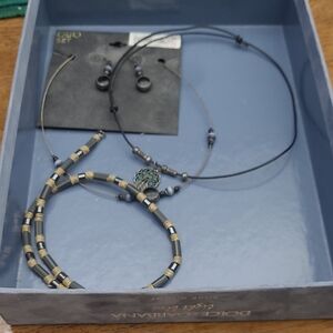 Elegant Black and Gold Jewelry Set